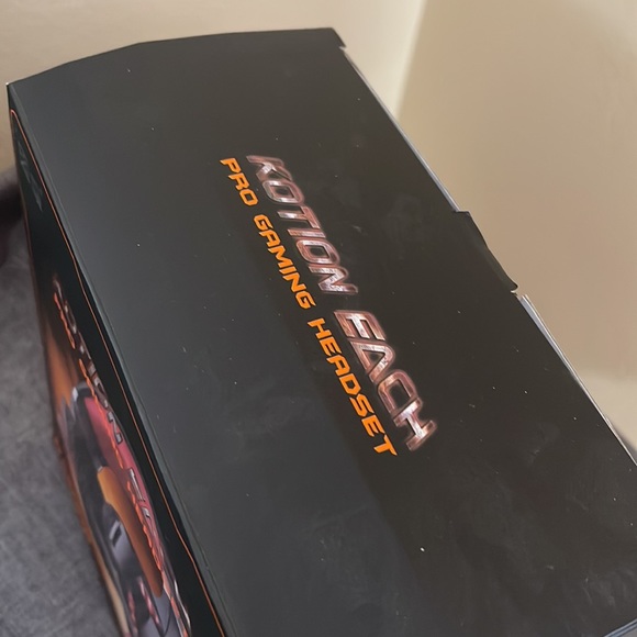 Pro Gaming Headset - Picture 3 of 8